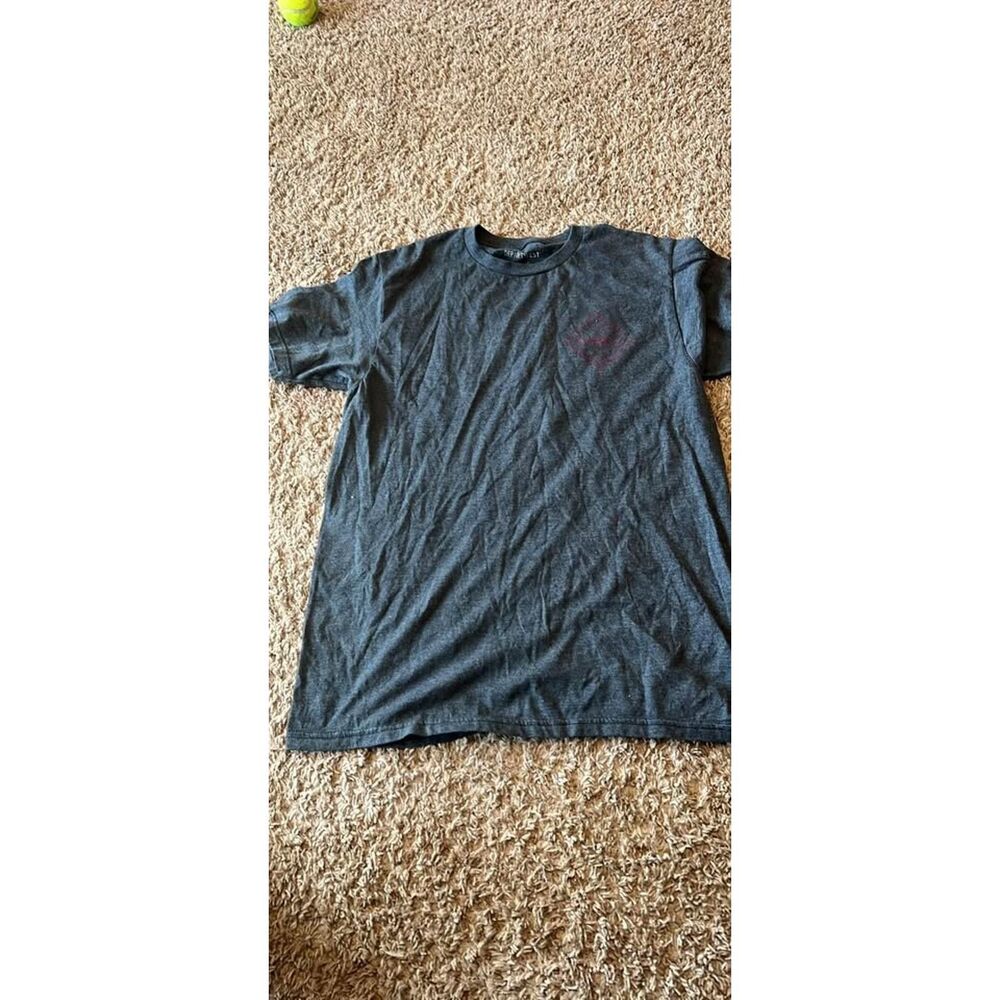 department west buckle men medium tshirt